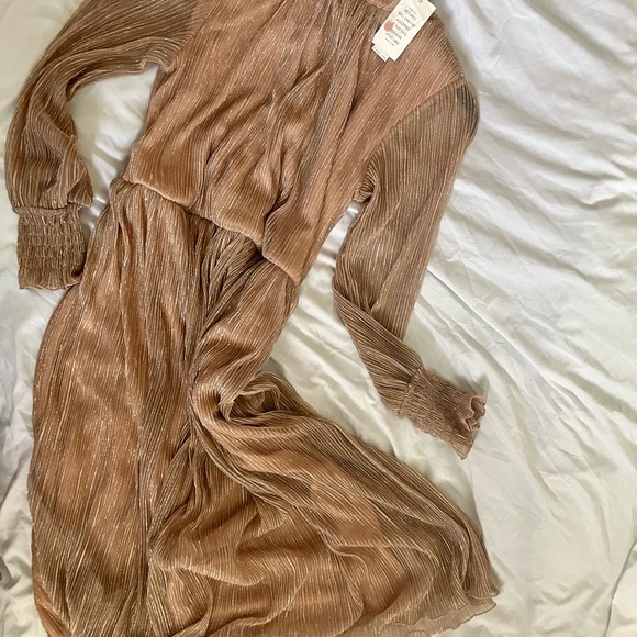 ELOQUII Neutral Gold-Threaded High-Neck Puff-Sleeve Gathered-Waist Dress - Picture 4 of 5